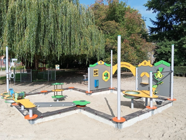 Fabryka Piasku_piaskownica betonowa.jpeg
